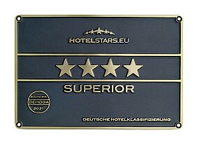 Klassifizierungsschild 4 Sterne Superior der Hotelklinik Maria Theresia